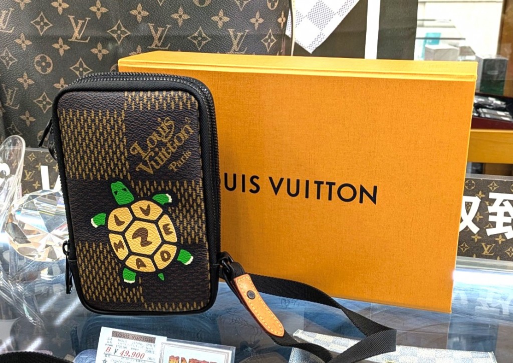 PXL_20251119_023930247