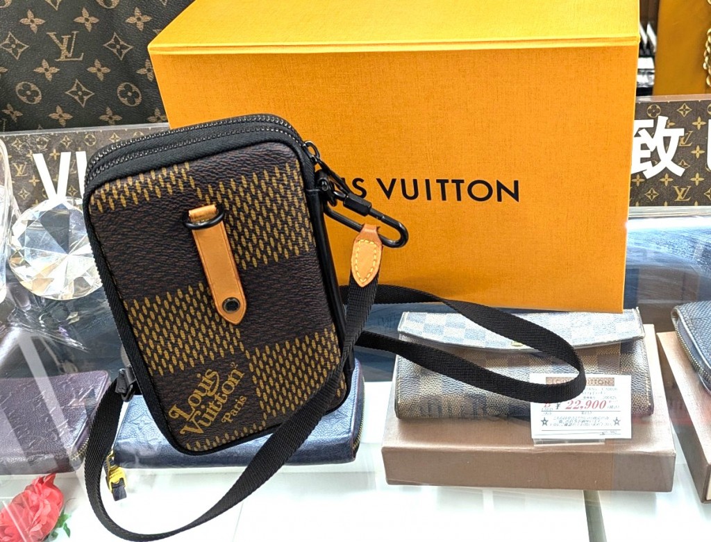 PXL_20251119_023956590