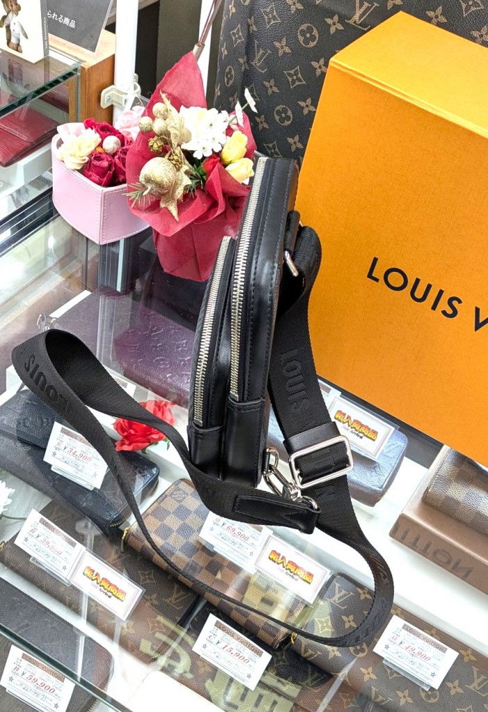 PXL_20251120_020502921