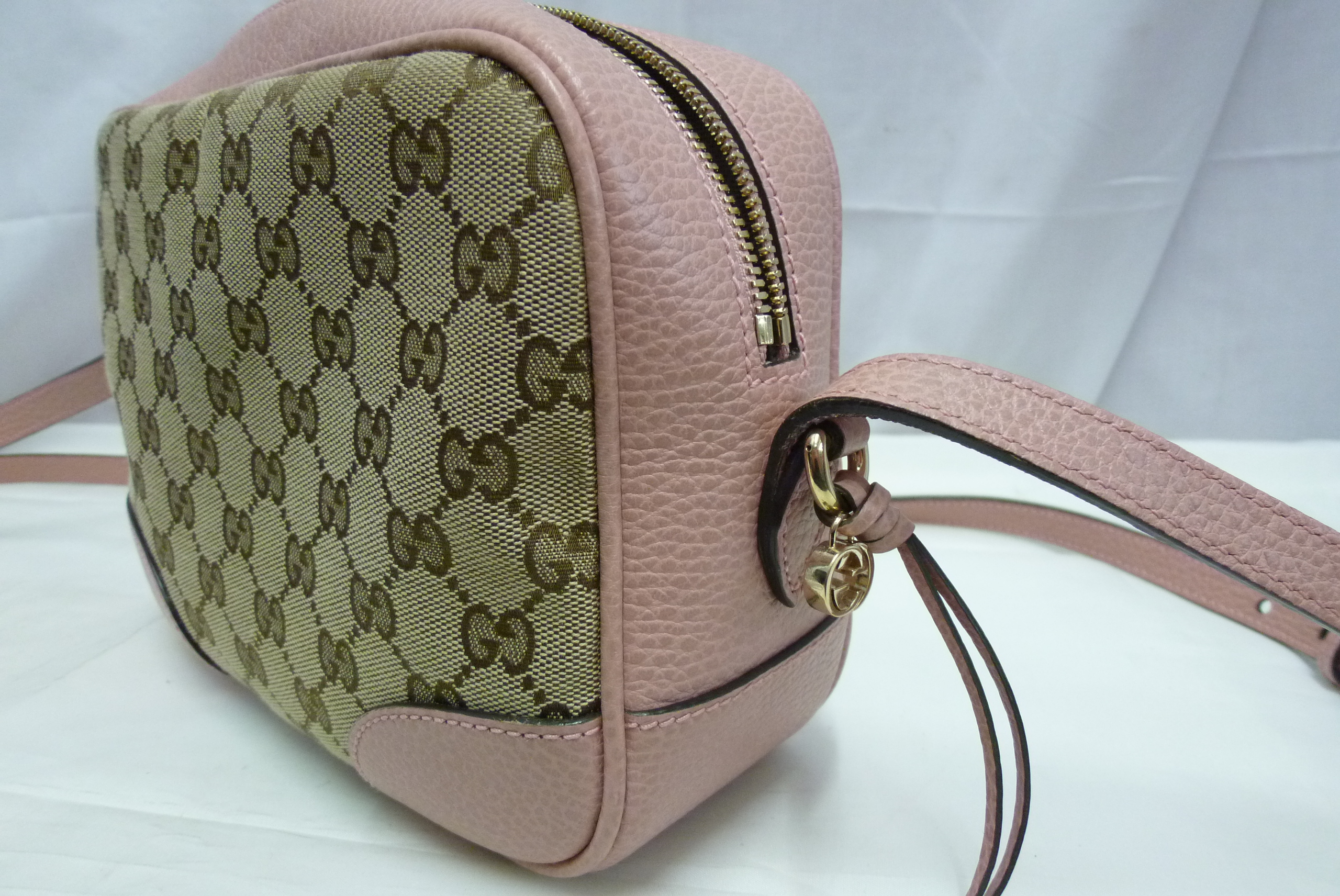 新入荷 GUCCI GGキャンバス ショルダーバッグ ゴールド金具